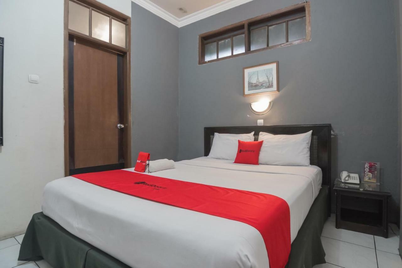 Reddoorz @ Cihampelas Bandung Extérieur photo